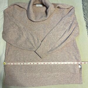 Old Navy Mauve and cream color sweater